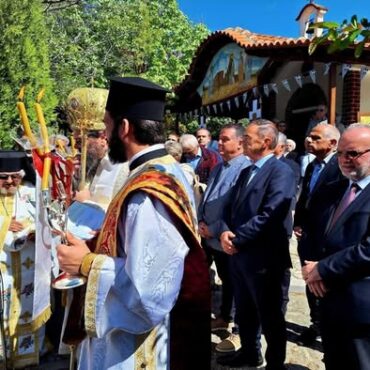 Ντίνος-Χαριτόπουλος-:-«Ούτε-την-Ιστορία-δεν-μπορούν-να-διαχειριστούν…»