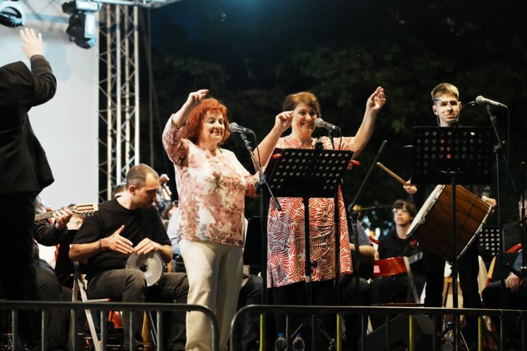 Επιτυχημένη-η-συναυλία-αφιέρωμα-στον-Καριοφύλλη-Δοϊτσίδη-από-το-Μουσικό-Σχολείο-Κομοτηνής-(βίντεο-φωτος)