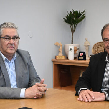 Επίσκεψη-του-ΓΓ-του-ΚΚΕ-στο-Δήμο-Μαρωνείας-Σαπών