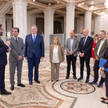 Με-μεγάλη-επιτυχία-συνεχίζεται-η-αποστολή-του-ΥΜΑΘ-στο-Βουκουρέστι