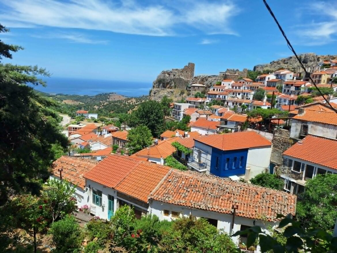 Το-πρώτο-κύμα-τουριστών-δέχθηκε-η-Σαμοθράκη-το-τριήμερο-του-Αγίου-Πνεύματος-Πρωταγωνίστησαν-οι-μουσικές-εκδηλώσεις-στην-Καμαριώτισσα-(video+φωτος)
