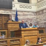 ΕΥΡΙΠΙΔΗΣ-ΣΤΥΛΙΑΝΙΔΗΣ,-ΕΙΣΗΓΗΤΗΣ-ΤΗΣ-ΠΛΕΙΟΨΗΦΙΑΣ-ΣΤΗΝ-ΑΝΑΘΕΩΡΗΣΗ:-«ΟΣΟ-ΜΕΓΑΛΥΤΕΡΗ-ΕΥΘΥΝΗ-ΠΕΡΝΑΜΕ-ΣΤΟΥΣ-ΠΟΛΙΤΕΣ,-ΤΟΣΟ-ΠΕΡΙΣΣΟΤΕΡΟ-ΤΟΥΣ-ΕΚΠΑΙΔΕΥΟΥΜΕ-ΝΑ-ΕΠΙΛΕΓΟΥΝ-ΥΠΕΥΘΥΝΑ»