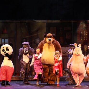 Η-θεατρική-παράσταση-“Η-Μάσα-και-ο-Αρκούδος,-μια-μεγάλη-γιορτή”-έρχεται-σε-Κομοτηνή,-Αλεξανδρούπολη,-Ξάνθη-και-Καβάλα
