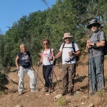 Με-μια-όμορφη-πεζοπορική-εξόρμηση-στην-περιοχή-της-Νυμφαίας,-τα-μέλη-του-ΕΟΣ-Κομοτηνής-μας-εύχονται-“ΚΑΛΟ-ΚΑΛΟΚΑΙΡΙ”-(φωτος)