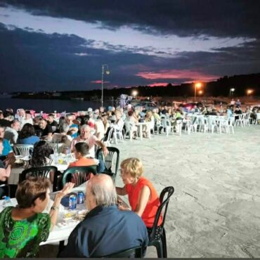 Με-επιτυχία-πραγματοποιήθηκε-η-“Γιορτή-Σαρδέλας”-στο-Λιμάνι-Αγίου-Χαραλάμπους-Μαρώνειας