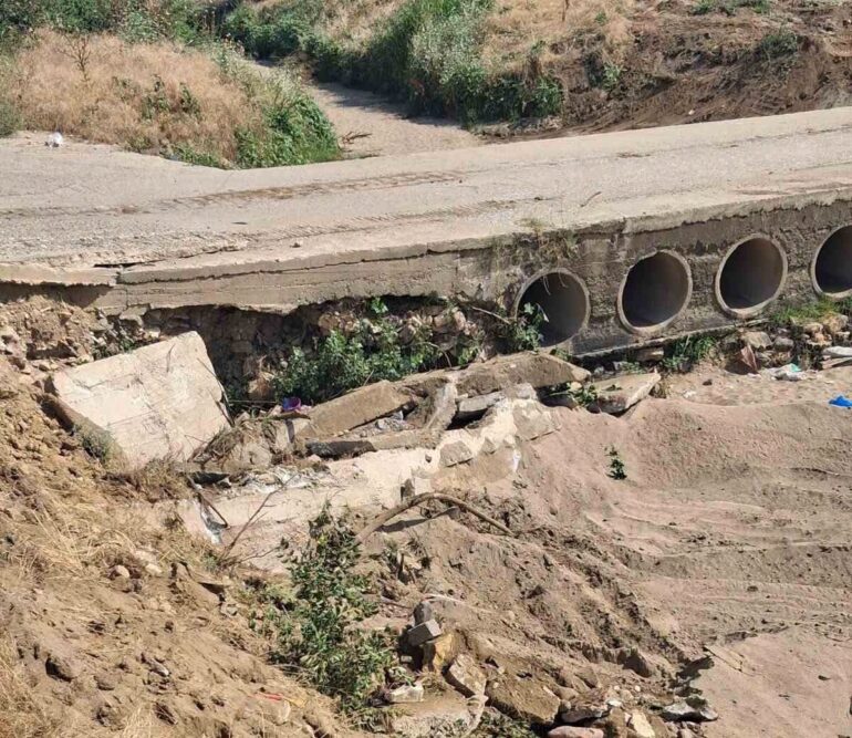 ΠΑΜΘ:-Συνεχίζονται-οι-εργασίες-καθαρισμού-ρεμάτων-στην-ΠΕ-Ροδόπης