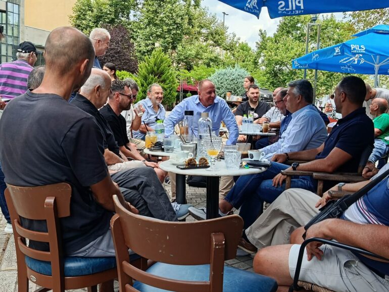 Το-πρώτο-σφύριγμα-της-νέας-χρονιάς-δόθηκε-στο-καφενείο-«Φίλαθλος»