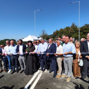 Παραδόθηκε-στην-κυκλοφορία-ένα-σύγχρονο-και-ασφαλές-έργο,-που-βάζει-τέλος-σε-μια-εκκρεμότητα-σχεδόν-εννέα-ετών-–-Προχωρά-και-ο-αρχιτεκτονικός-φωτισμός-της-γέφυρας-με-τεχνολογία-led
