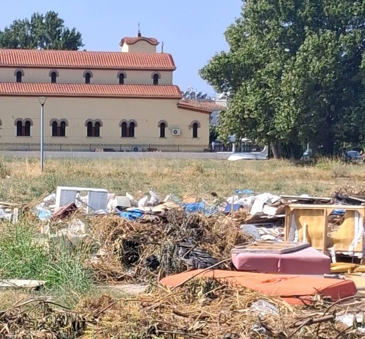 Εργασίες-καθαρισμού-σε-οδούς-της-πόλης-από-την-Υπηρεσία-Καθαριότητας-του-Δήμου-Κομοτηνής-(φωτος)