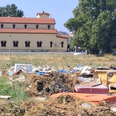 Εργασίες-καθαρισμού-σε-οδούς-της-πόλης-από-την-Υπηρεσία-Καθαριότητας-του-Δήμου-Κομοτηνής-(φωτος)