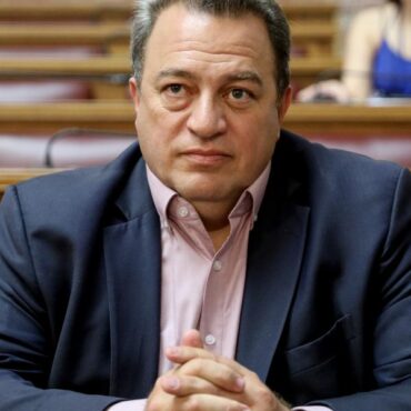 Ευριπίδης-Στυλιανίδης-:-“Η-ΝΔ-να-κοιτάξει-μπροστά-και-χαμηλά”